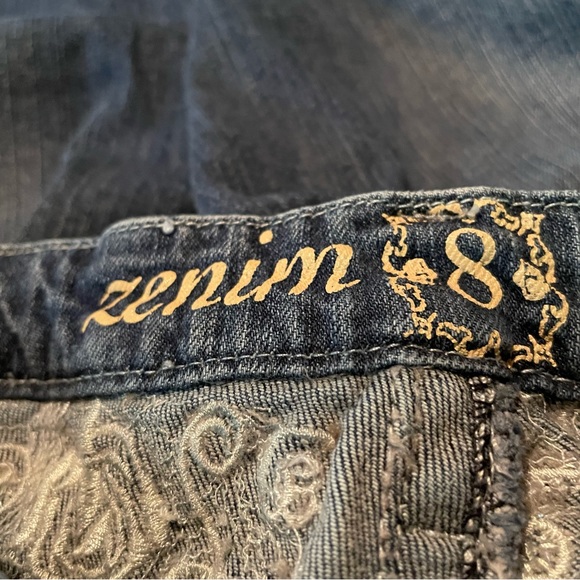 Zenim Thick Stitch Embroidered Medium Wash Denim Jeans Women’s Size 8 - Picture 14 of 15
